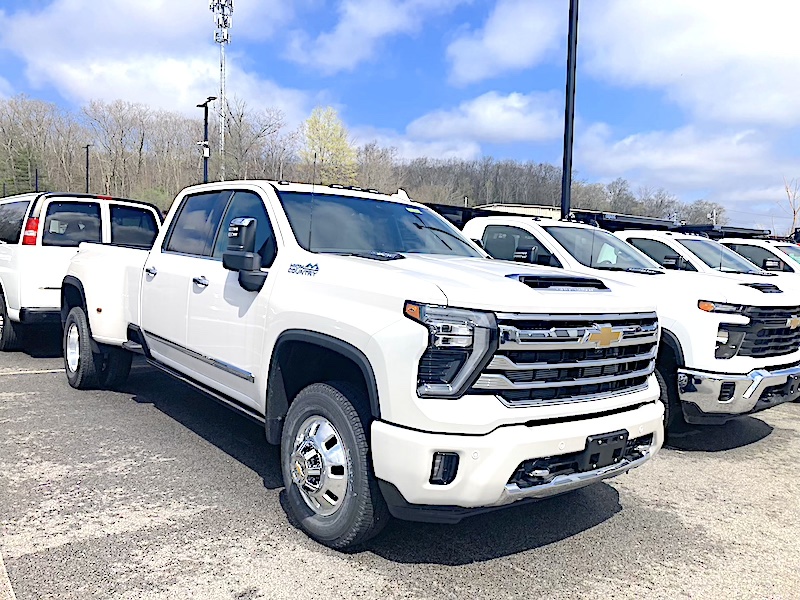 2025 GMC K3500 HIGH COUNTRY DURAMAX DIESEL DUALLY