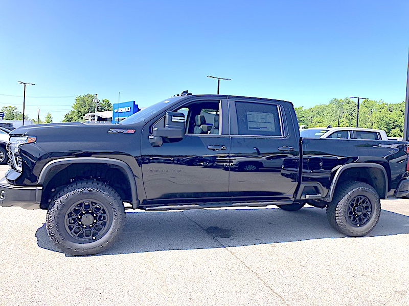 2025 K2500 CREW CAB ZR2 BISON
