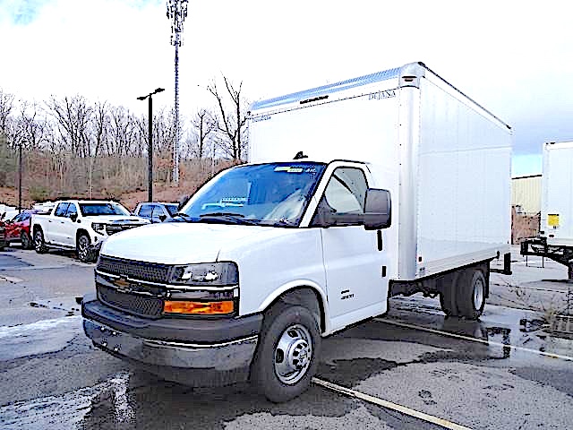 2024 CHEVROLET 4500 14’ BOX