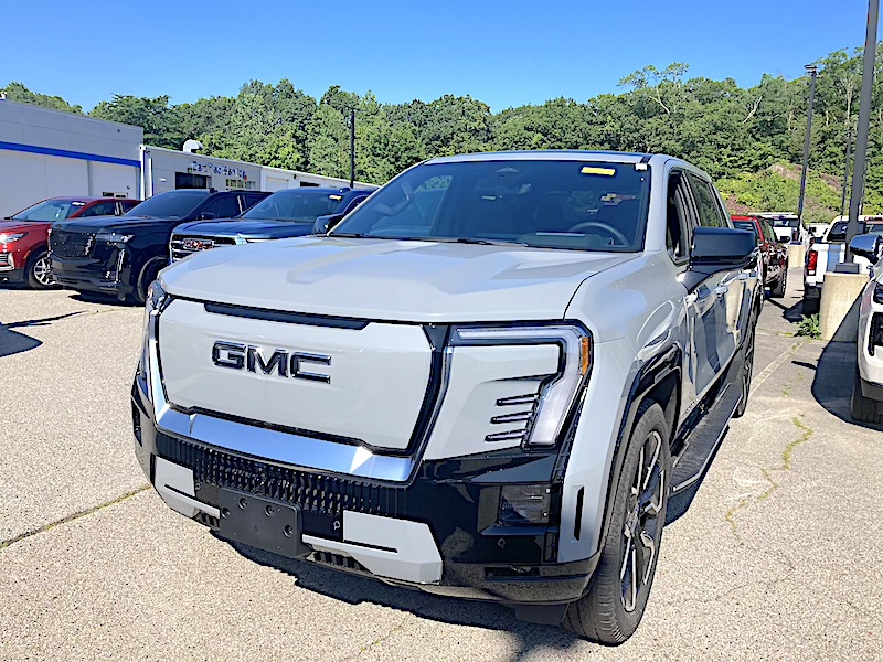 2025 DENALI EV HARD TONNEAU COVER