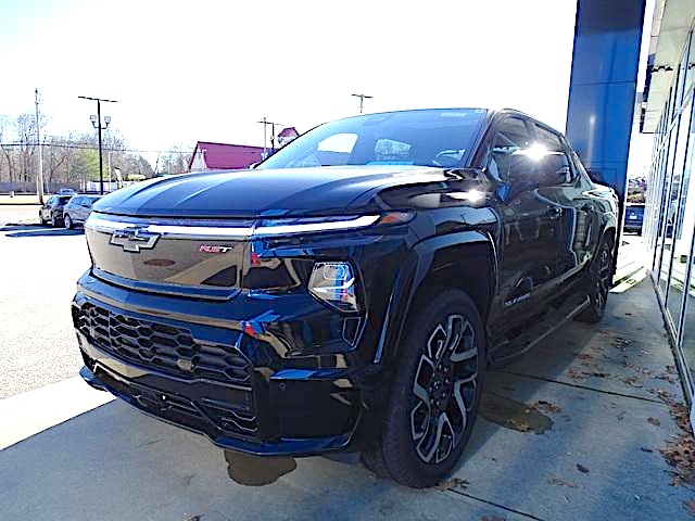 2025 SILVERADO EV RST