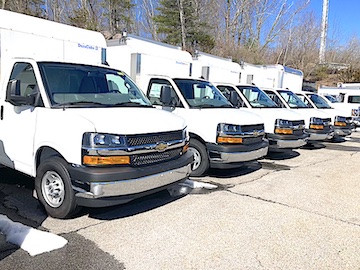 2025 CHEVROLET 3500 12’ BOX TRUCK